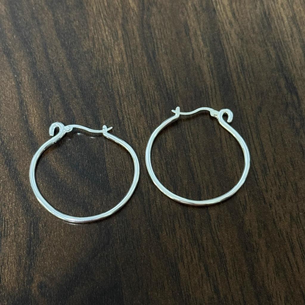 Korean version of Dasu circle earrings circle unique earrings women's niche design sense simple high sense fashion versatile earrings