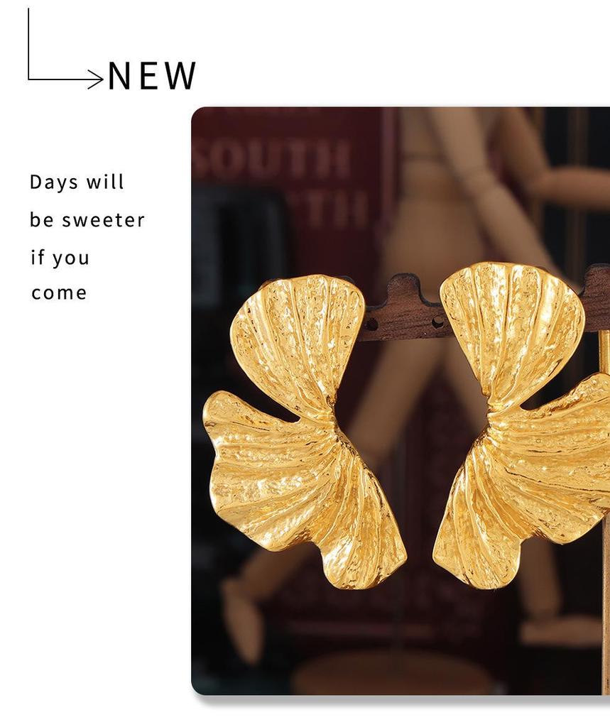 European Chic Ginkgo Leaf Textured Stud Earrings - 18K Gold-Plated Titanium Steel