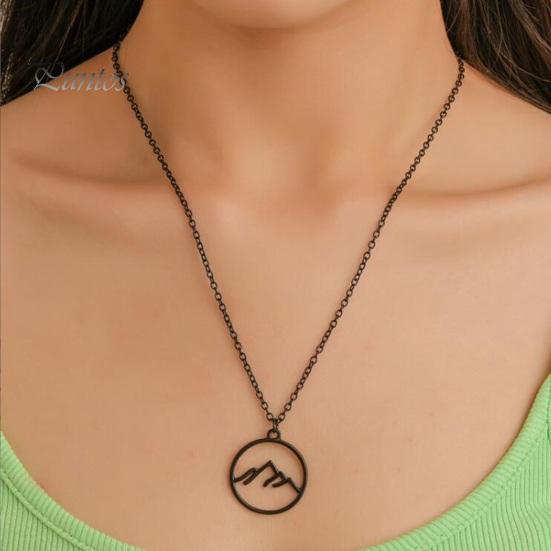 

Женское кулонное ожерелье Горный кулон Полый сплошной цвет из нержавеющей стали Colorfast Удлиненная длина Регулируемая длина Украшения для шеи Ювелирные изделия Леди Ожерелье