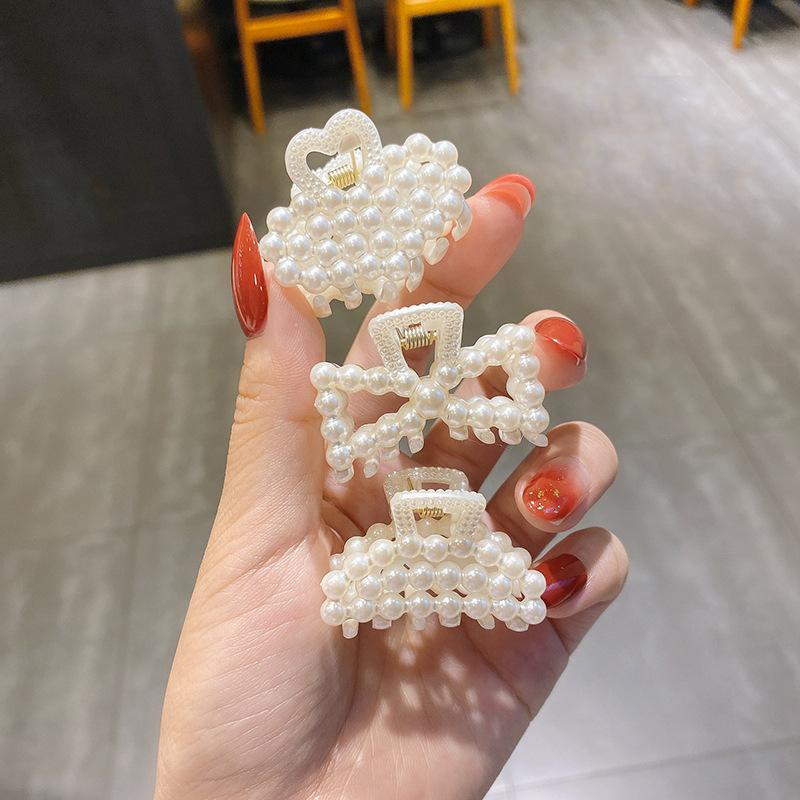 Small Pearls Acrylic Hair Claw Clips Small Size Makeup Hair Styling Barrettes For Women Cute Mini Claw Clip Hair Accessories