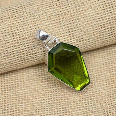 Peridot Gemstone 925 Sterling Silver Handmade Fantastic Jewelry Dainty Pendant