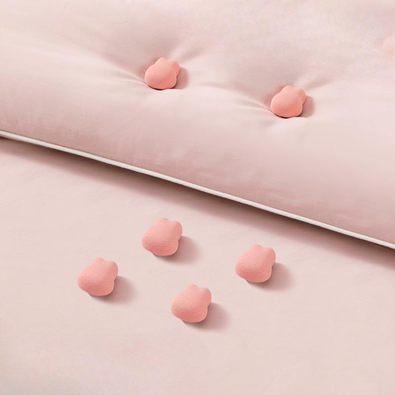 

The Cute Rabbit Quilt Fastener Is Skin-friendly, Scratch-free, Anti-running, Detachable with A Clip for Storage and Anti-slip Six loose soft needles рожевий