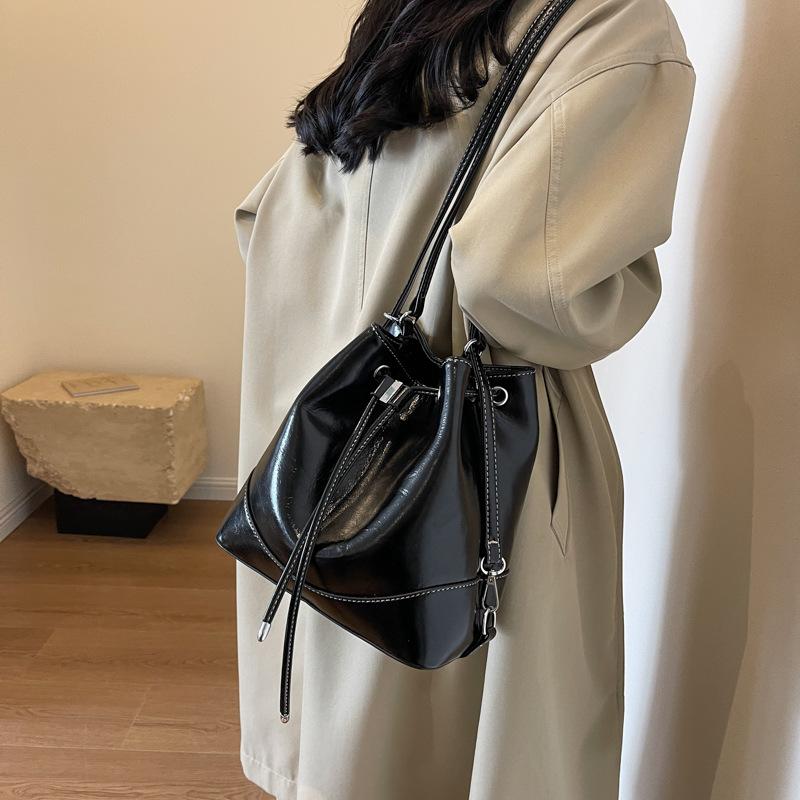 New bucket bag women's bag new fashion double shoulder high value women's bag shoulder bag drawstring texture backpack