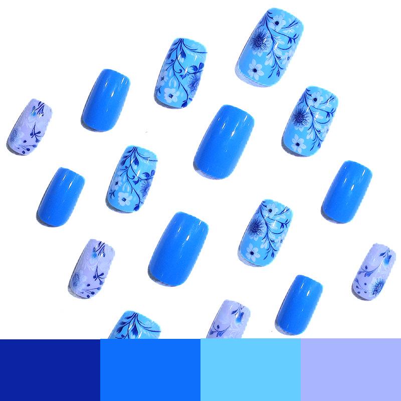 Europejski & Amerykański Zestaw Błękitnych Kwiatowych Końcówek do Paznokci - 24 Średnie Prostokątne Sztuki