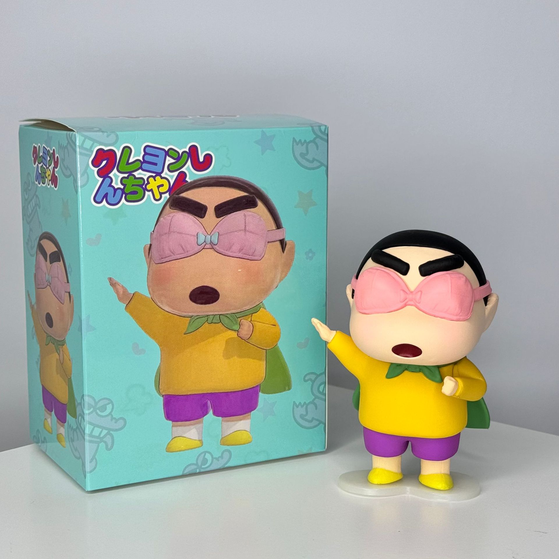 

Crayon Chan Shin Cape Pajamas Costumes Pvc Toy Model Decoration Christmas Gift жёлтый