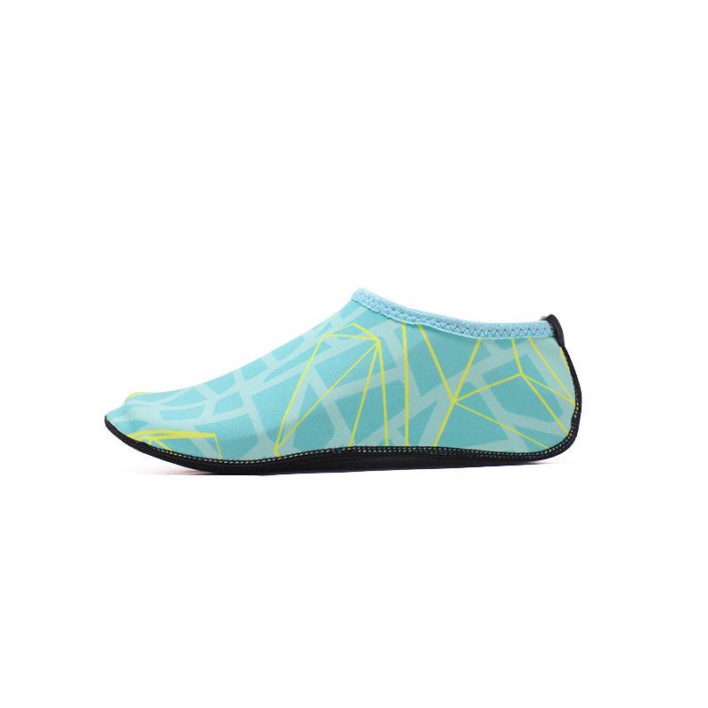 Unisex Beach & Water Shoes: Non-slip, Cut-resistant, Soft Sole, Skin-tight for Swimming, Trekking, and Wading
