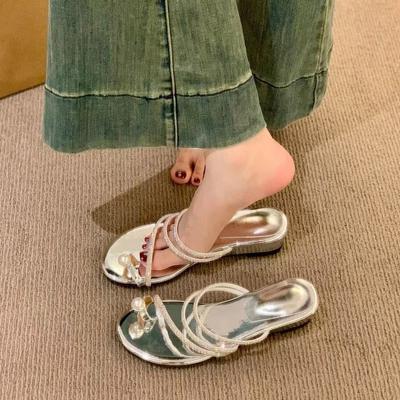 Slippers Women's Outer Wear 2025 New Summer Flat Thick Heel Cover Toe Beach Sandals French Pinch Cold Slippers