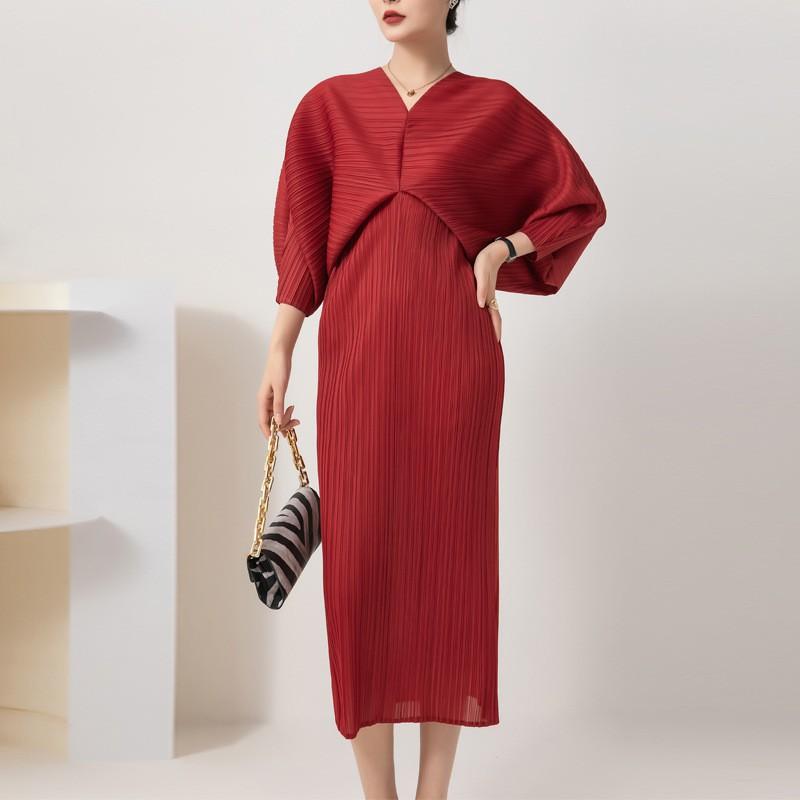 Elegant Pleated Midi Dress With Batwing Sleeves V-Neck Slim Fit Office Wear