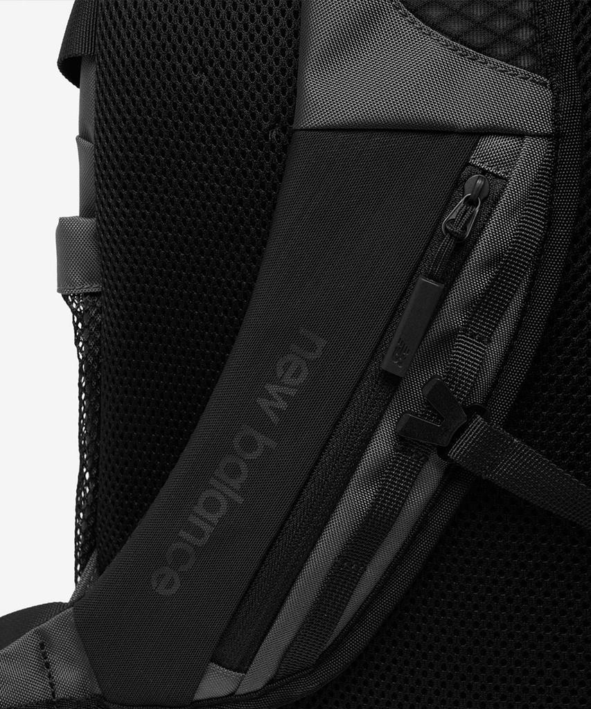 New Balance Nbgcgss106 / Trail Boost Backpack (Khaki)