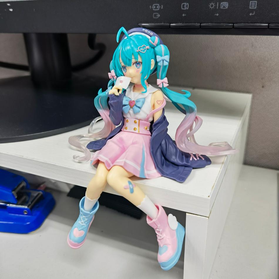 New 14Cm Anime Hatsune Miku Model Kawaii Character Ornaments Love Sailor Uniform Car Ornament Collectible Figure Gift