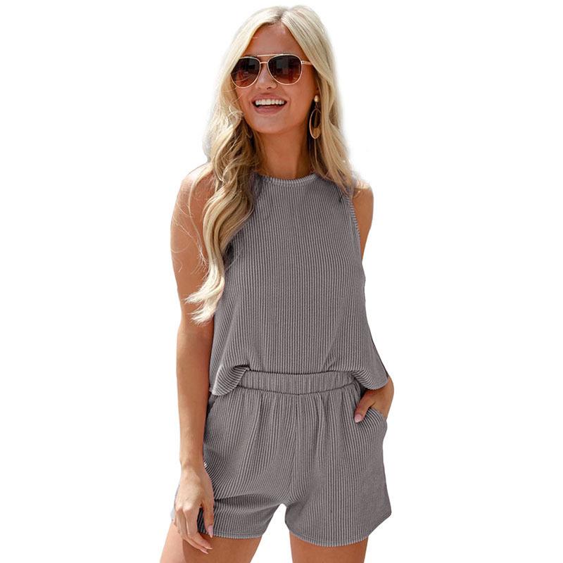 

Shiying Fashion Женский летний однотонный топ-майка без рукавов и шорты с карманами, комплект из двух предметов. Medium (M) серый