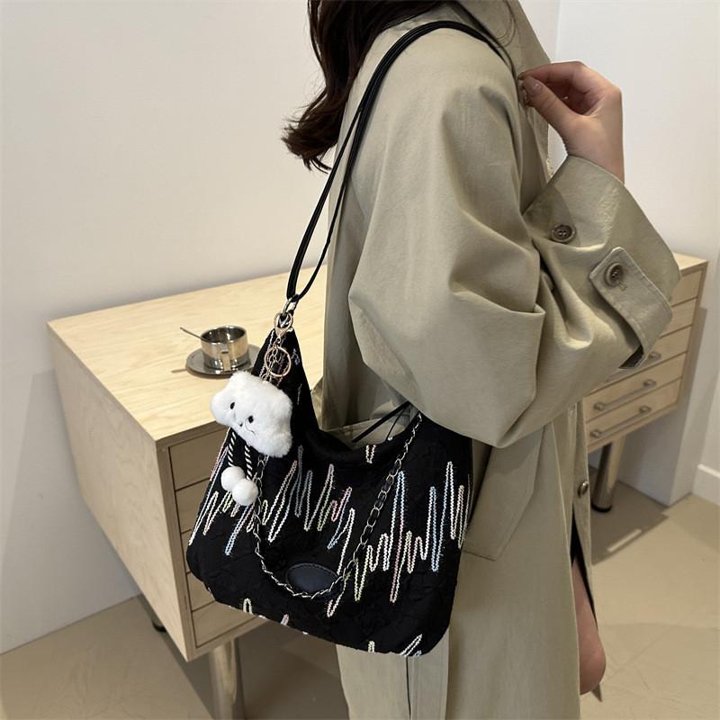 Stylish 2024 New Arrival Large Capacity Tote Bag For Casual Summer Commuting In Black White Pink
