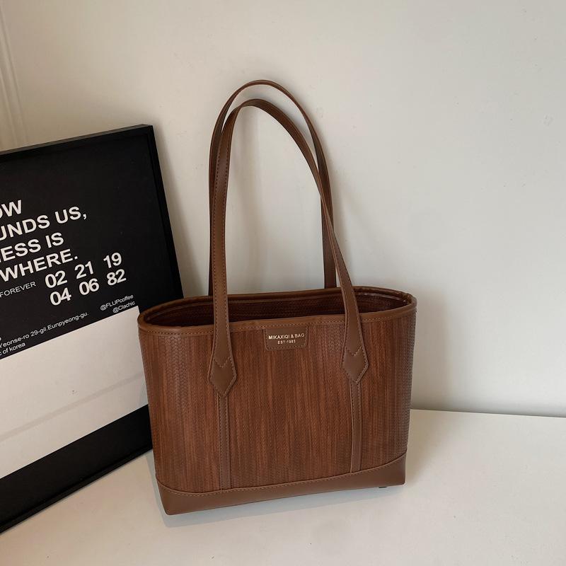 Popular bags women's large-capacity new autumn and winter versatile casual shoulder bag commuter tote bag