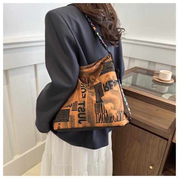 2024 Nuova borsa a tracolla di grande capacità Borsa casual alla moda Borsa a tracolla versatile Borsa a mano