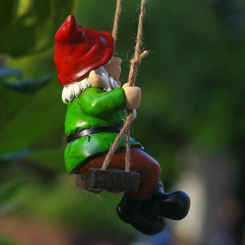 Niedlicher lächelnder Schaukelgnom Hängende Ornamente Gartendekoration Statue Harzzwerge Hängen am Baum Dekorative Anhänger Dropshipping Lustiges Geschenk