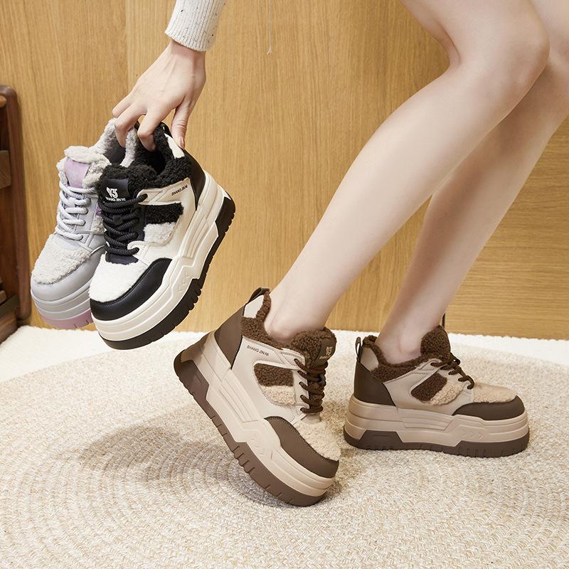 Thick-soled Fluffy Shoes for Women's 2025 Winter New Casual Sports Shoes, Fleece To Keep Warm and Versatile, and High-rise White Shoes In the Tide.
