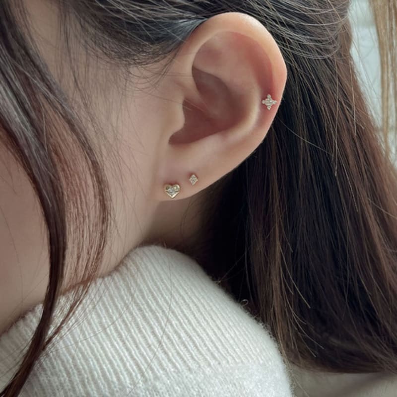 youngglow 14k sparkling in heart piercing