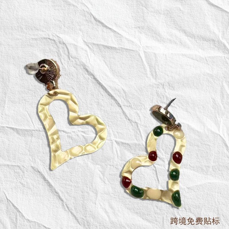 Fashion Personality Love Shape Iron Compact Exquisite Versatile Premium Niche Design Earrings