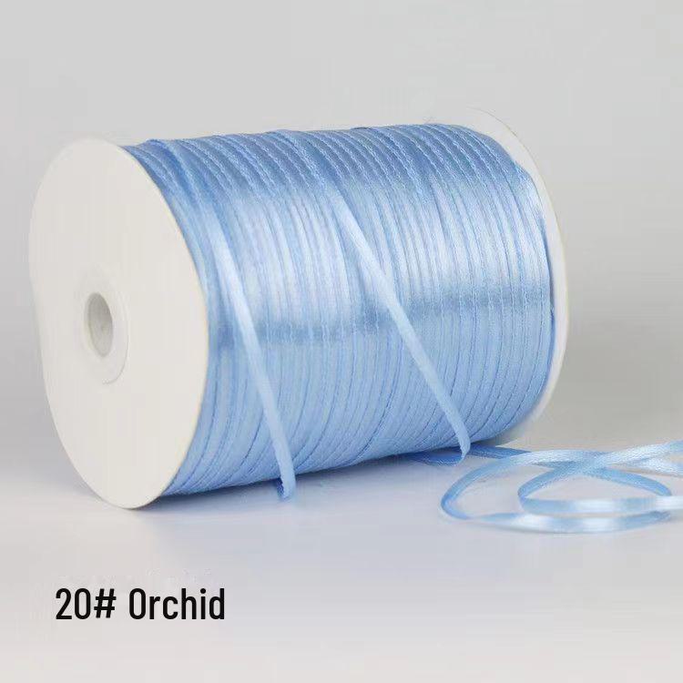 

Атласная лента шириной 0,3 см для закладок, аксессуаров для волос и воздушных шаров, а также банта для подарочной упаковки.