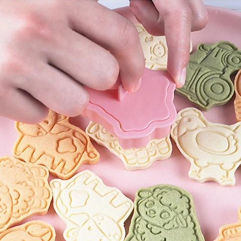 8Pcs Farm Animal Cookie Cutters Mold Set Cartoon Chicken Pig Sheep Cow Cookie Mold Press Baking Kitchen Pastry Bakeware Tools
