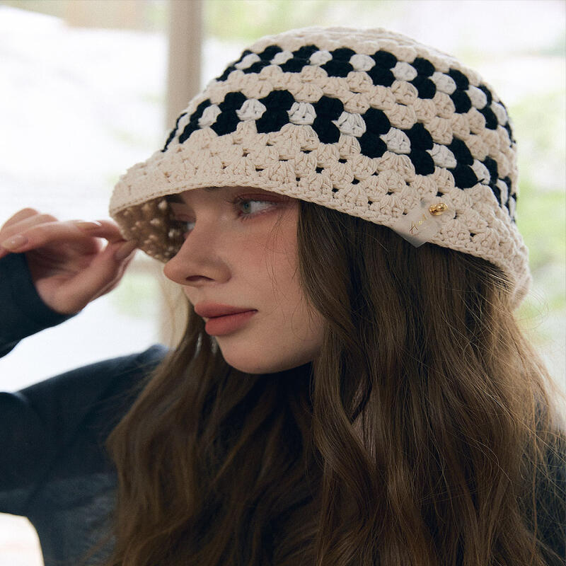 Women s Big Houndstooth Pattern Knit Beanie Crochet Hat CH032 White Black