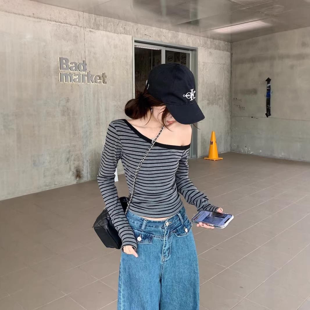 Asymmetrical One-Shoulder Stripe T-Shirt - Chic, Slim-Fit Design for Women L серый