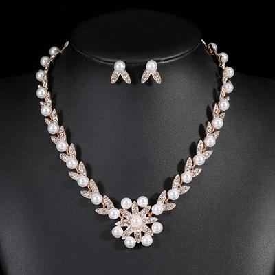 2022 European and American Foreign Trade New Pearl Necklace Set Women's Light Luxury Niche Versatile Sweater Chain Clavicle Chain Alloy