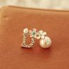 Elegant Women's Alloy Crystal Rhinestone Stud Earrings With Artificial Pearls