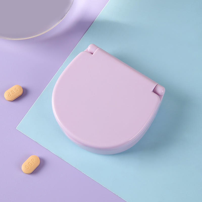 Portable Mini 4-Panel Small Medicine Box For Travel Suitable For Pills Supplements Portable Storage Box 4-Panel Multi-Color Fashionable Medicine Box
