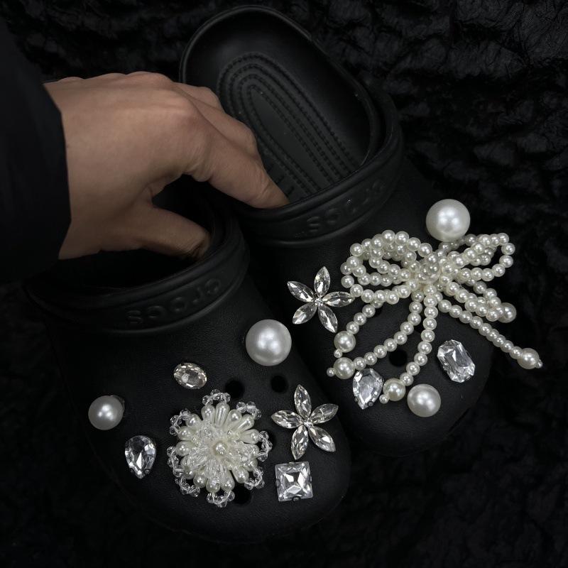 2025 New Model, High-end Feel, Pearl Bow Chain, Beautiful, Pearl Flower, Pearl Shoe Flower of Different Sizes, Diamond Shoe Buckle