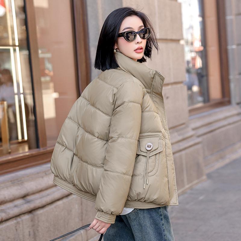 

Пуховая хлопковая одежда женские короткие модели новая зимняя свободная утолщенная одежда-хлеб выглядит стройнящей и модной 2XL suggestion [140-160] catties хаки