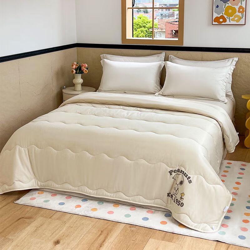 Snoopy All-Season Soy Fiber Quilt