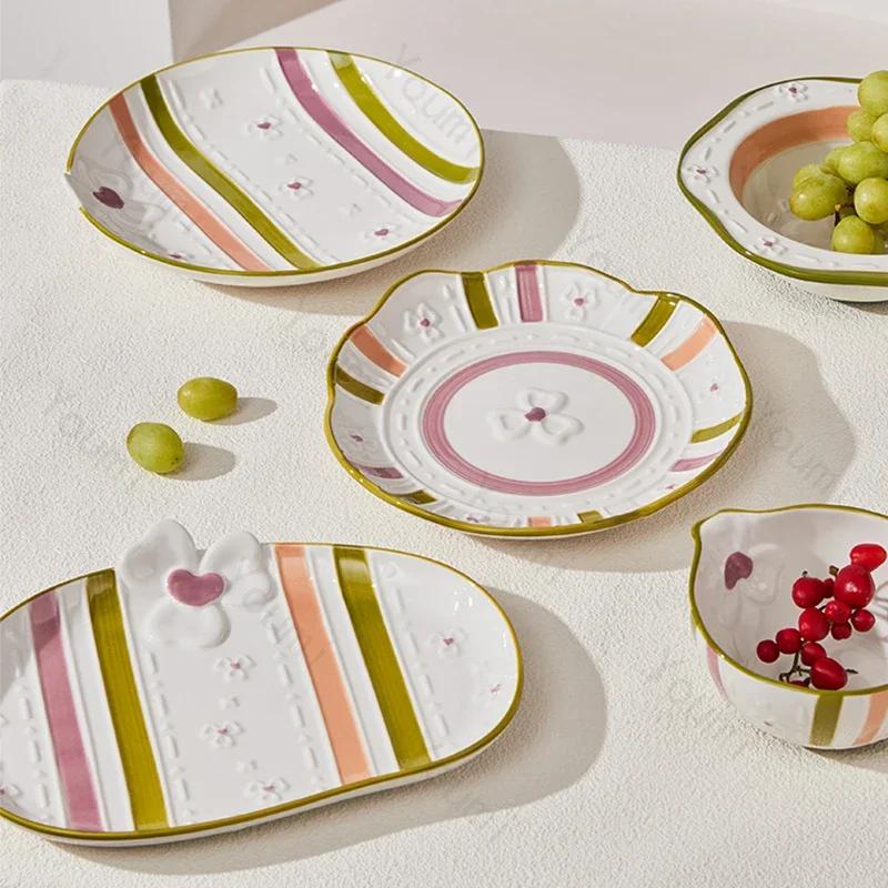 Exquisite Relief-Keramikteller, niedliche unregelmäßige Salat-Dessertschalen, köstliche Haushaltsgerichte, Steakteller, einzigartiges Geschirr