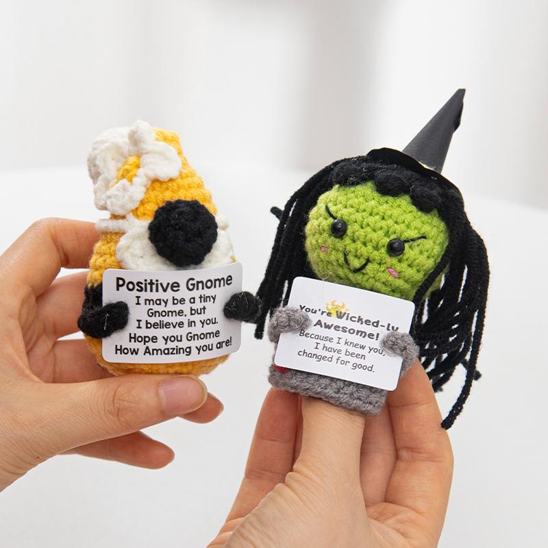 Décoration Tricotée Mini Poupées Crochet Tricot Poupée Crochet Fini Carte Ornement de Bureau Cadeau Chambre Motivationnel Déco Halloween