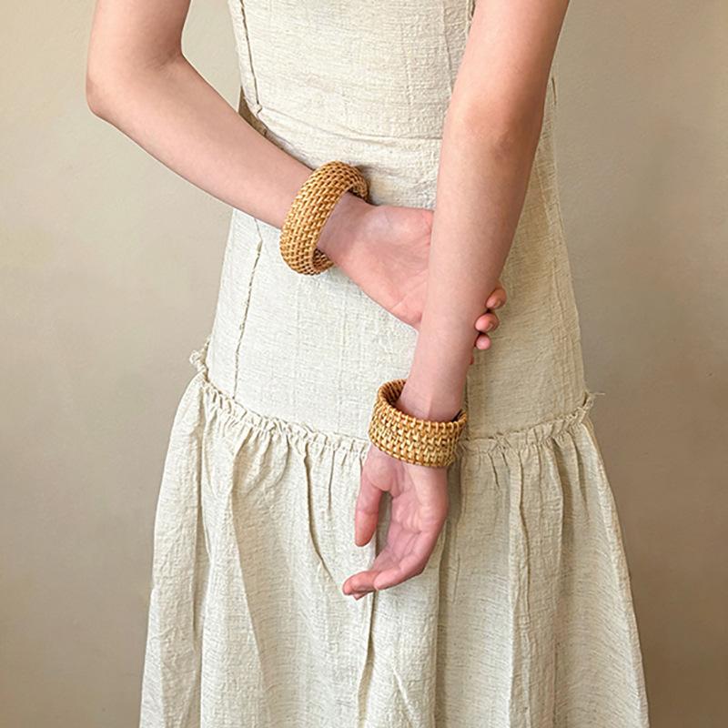 Ethnic style hand-woven rattan bracelet bracelet retro simple light luxury high sense niche temperament versatile jewelry