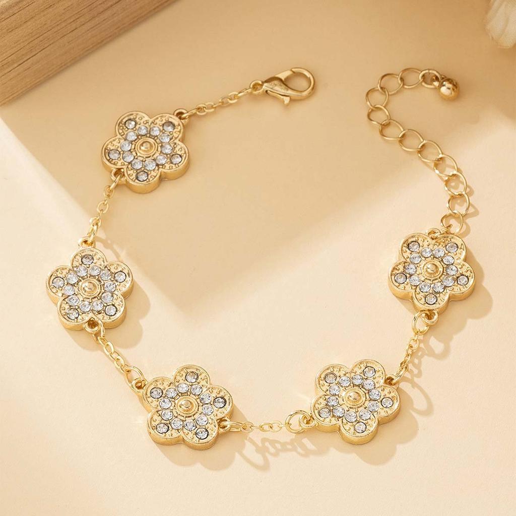 Stylish And Elegant Lucky Five-Petaled Flower Bracelet Female, Five-Leaf Flower