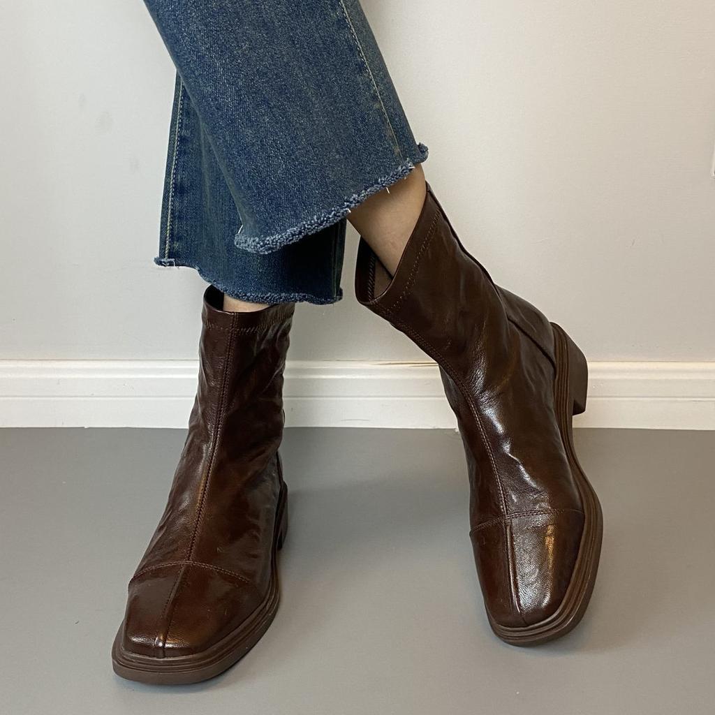 Temperament Versatile Soft Sole Low Heel Short Boots Women's Head Back Zipper Boots Autumn and Winter 2025 New Retro Old Models