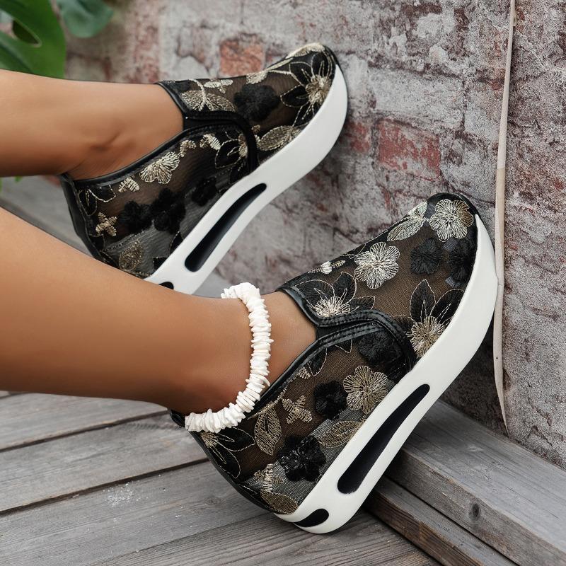 Spring and Autumn New Embroidered Mesh Single Shoes Slope Heel Thick Sole Foot Casual Shoes Large Size Mesh Breathable Mesh Shoes