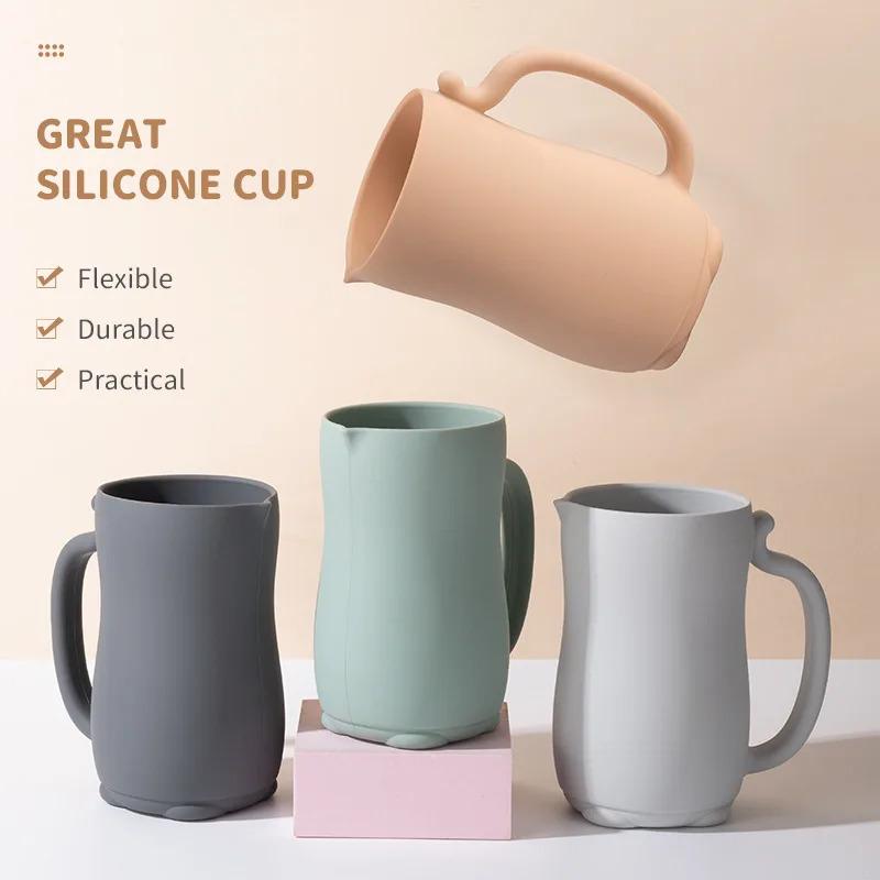 Tasse de Bain pour Bébé en Silicone Grande Capacité 1 Pièce Multicolore Tasse pour le Lavage des Cheveux Outil Polyvalent pour le Bain de Bébé