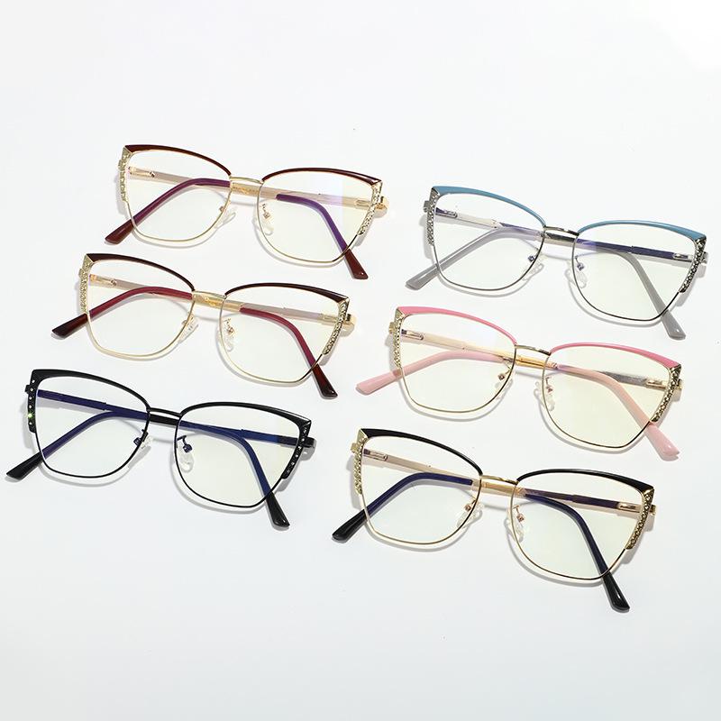 Retro Rhinestone Cat-eye Anti-Blue Light Glasses: Fashionable Color-changing Metal Frames