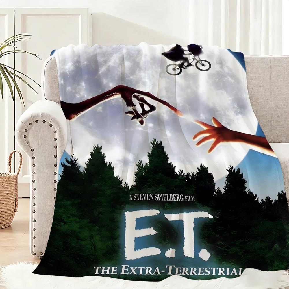 E.T. the Extra-Terrestrial Throw Lightweight 240g Flannel Blanket Soft Skin-friendly for Summer Cooling 80x120cm(31x47inch)
