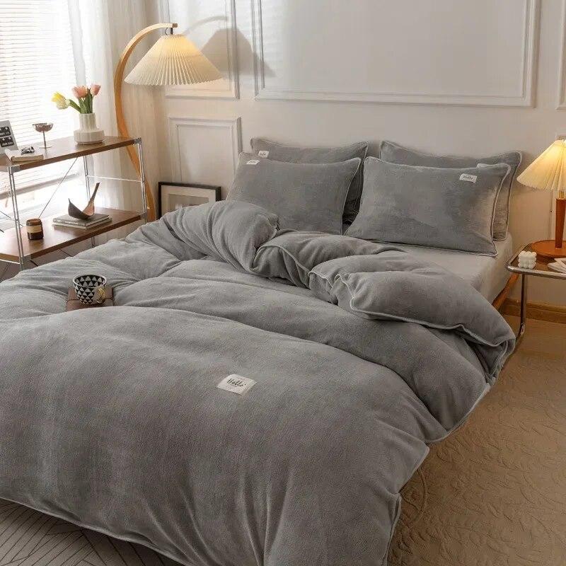 

Зимнее молочное бархатное пододеяльник для одного студенческого общежития, зимнее теплое коралловое бархатное однотонное плюшевое пододеяльник, роскошная двуспальная кровать 150x200cm