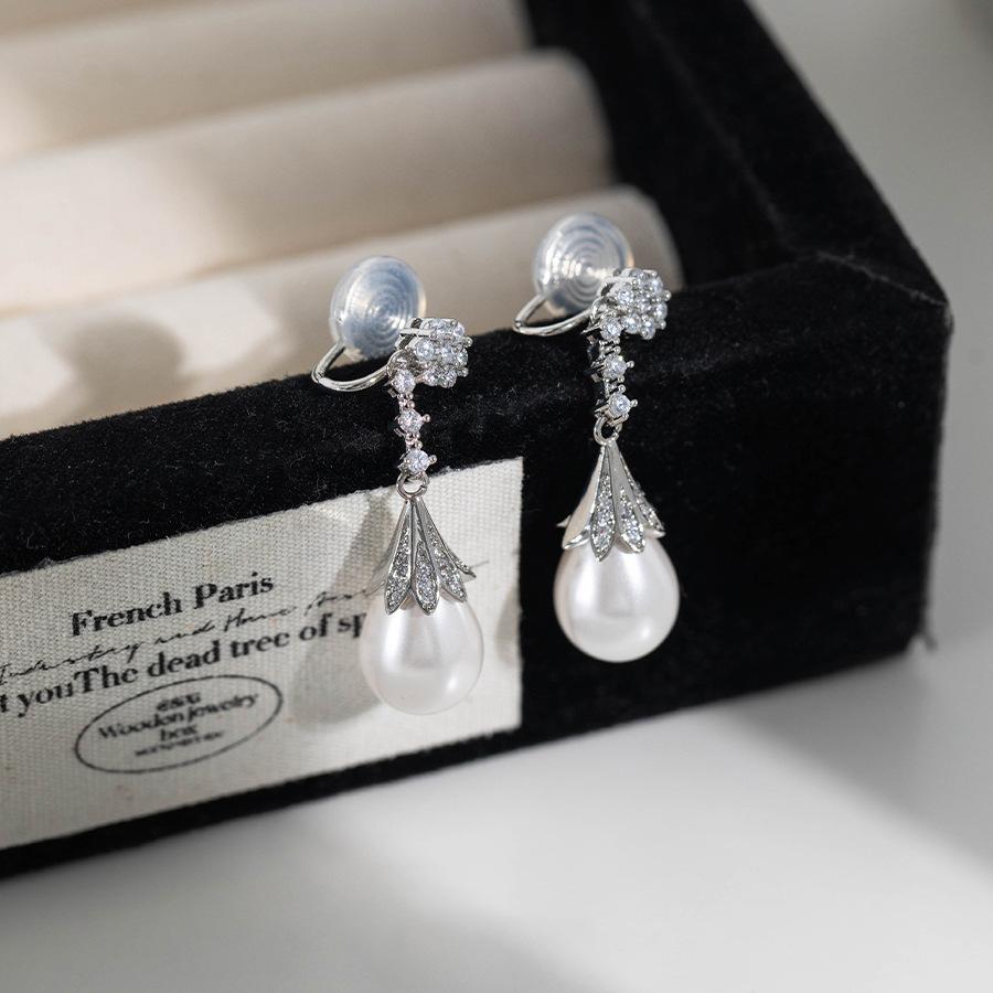Premium light luxury French retro niche earrings elegant court style zircon flower water drop pearl earrings women