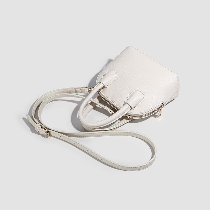 Portable Retro Bag Women's 2025 Spring and Summer New Trend Texture Solid Color Bag Popular Fashion Shoulder Bag Messenger Bag