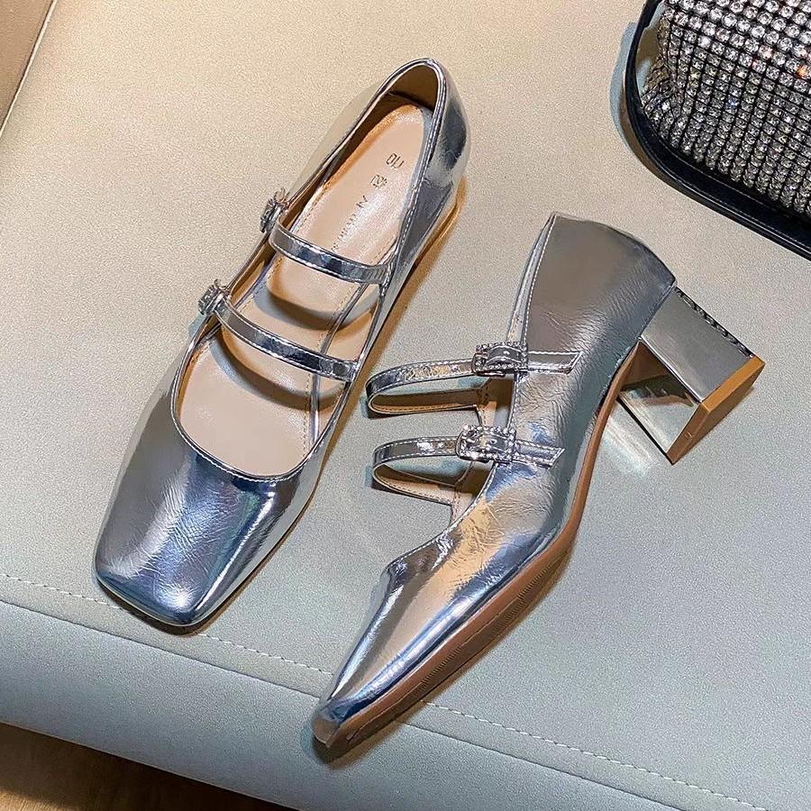 Jemné a jednoduché stříbrné francouzské boty Mary Jane na silném podpatku v malém voňavém stylu, dámské podzimní a zimní 2025 nové retro lehké jednoboty