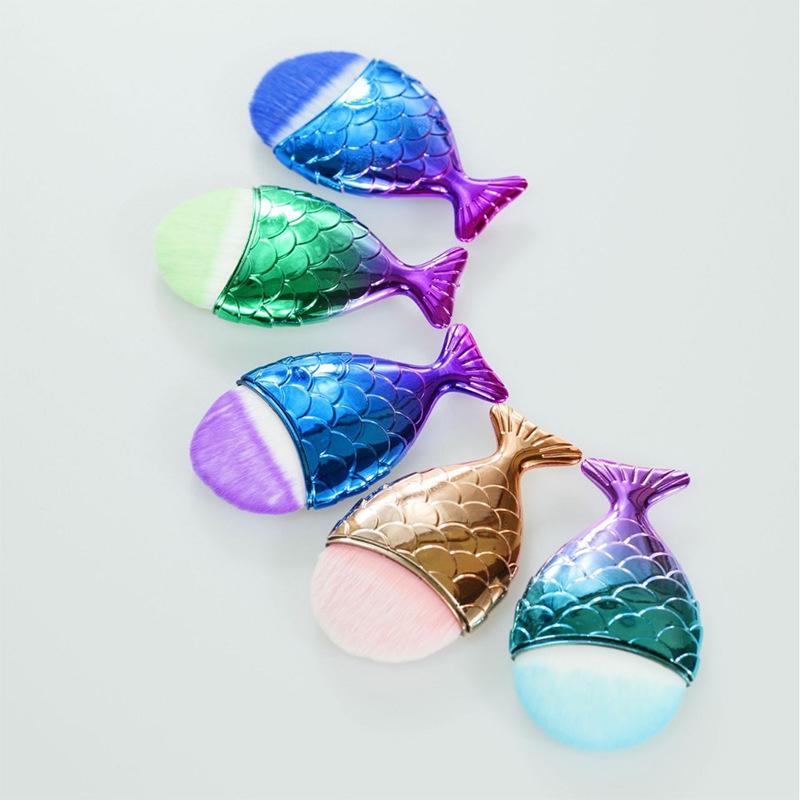Mermaid Tail Fish Scale Makeup Brush for Concealer and Foundation