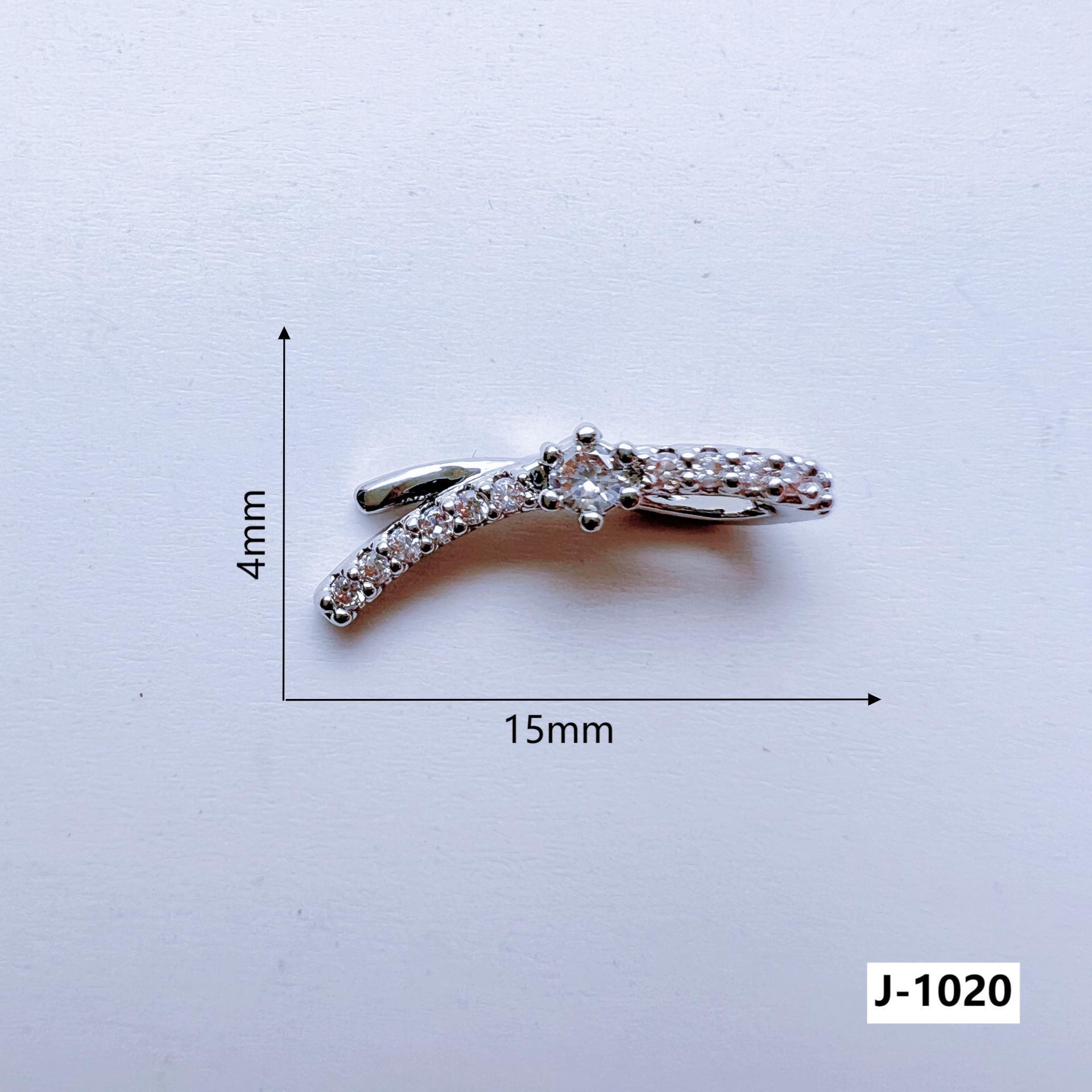 3D Luxury Manicure Rhinestones: Heart & Butterfly Chain Pendant