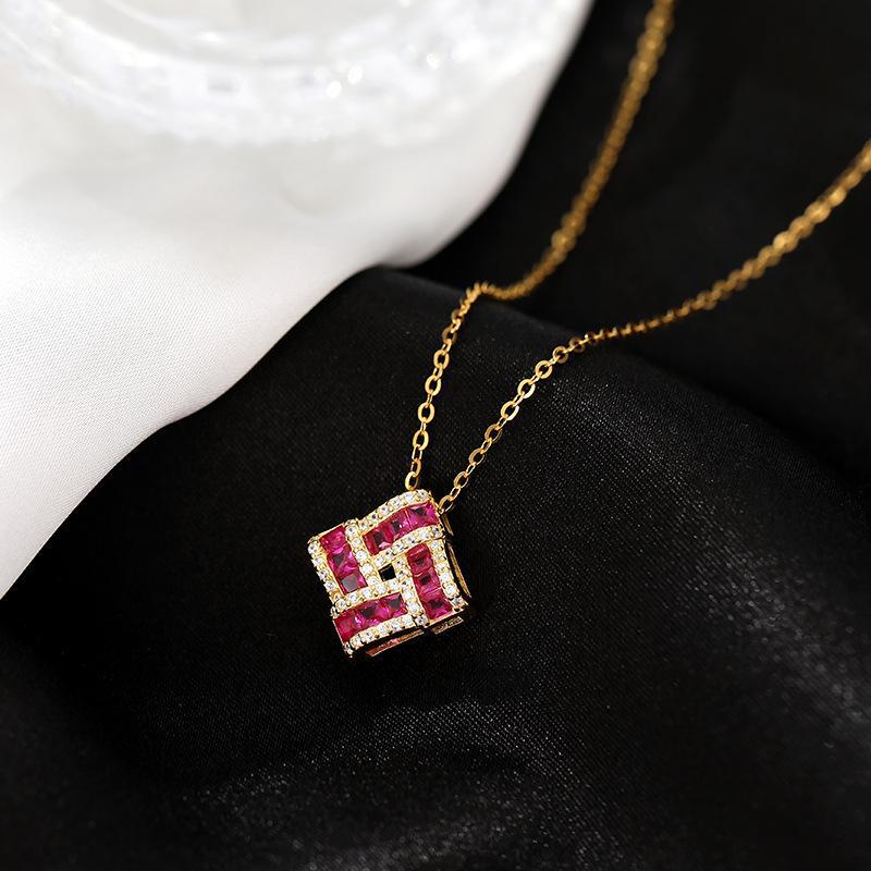 

Ожерелье из серебра Banyan Tree S925 с квадратным рубином и дизайном в виде четырехлистного клевера NS998 золотой