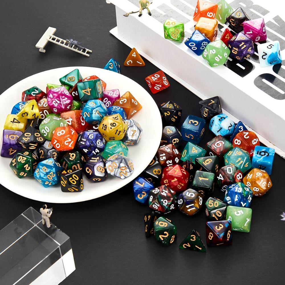 21/70 Stück Plastik Polyeder Würfel Mit einem Schwarzen Beutel Mischfarbe Rollenspiel Zubehör Familienparty Unterhaltungs Set YMY