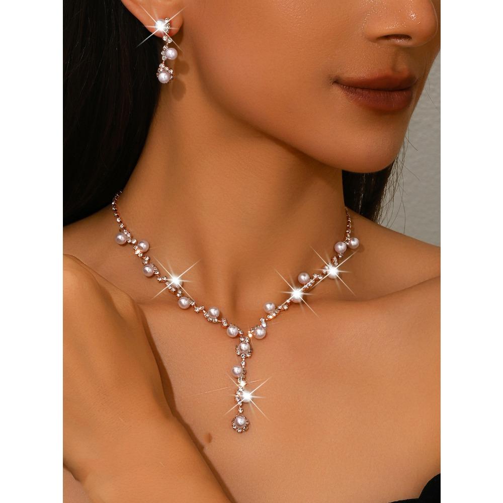 Prosty i Wykwintny Zestaw Trzyczęściowy Naszyjnik Łańcuszkowy z Pazurami Kolczyki Bransoletka Perłowy Łańcuszek Obojczykowy Dodatki do Sukni Wieczorowej
